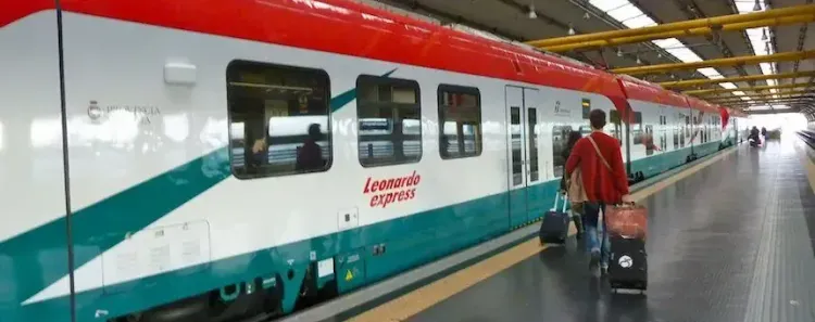 Leonardo-Express-Zug vom Flughafen Fiumicino nach Rom Termini
